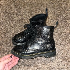 Girls Dr. Martens size 2
These are sparkly!